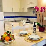 Апартаменты Tranquil Lantana 1 Bedroom Sleeps 5